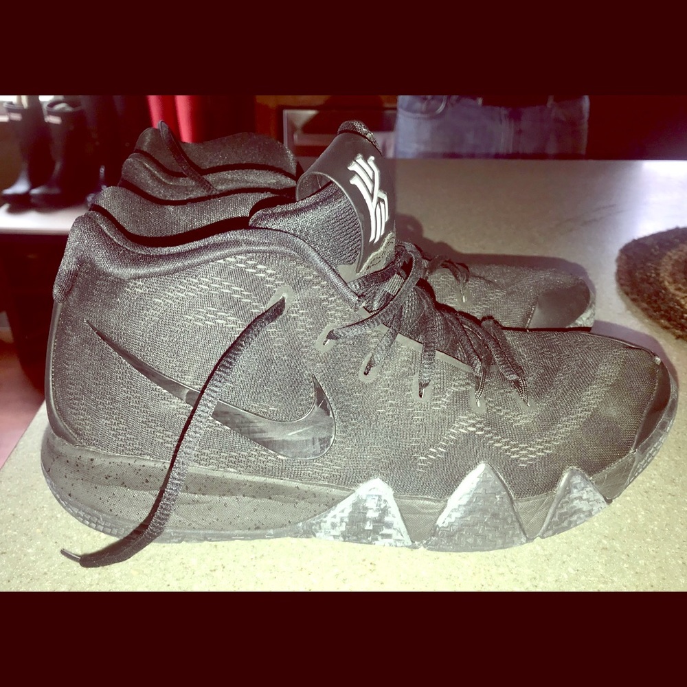 Men’s basketball sneakers GUC